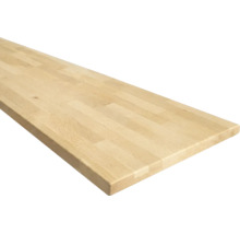 Keukenwerkblad van massief hout, vingerlas verbinding, lichtgekleurd hout.