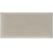 Rechthoekig gestoffeerd wandpaneel in beige met gestructureerd oppervlak.