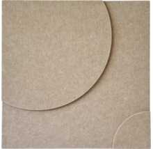Akoestisch paneel van vilt in beige, vierkant met cirkelvormig reliëfpatroon.