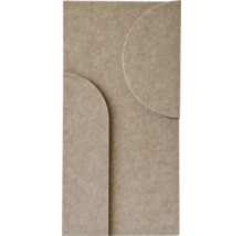 Beige akoestisch paneel van vilt met geometrisch reliëf en afgeronde vormen.
