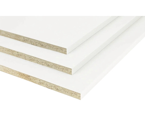 Geplastificeerde spaanplaat in wit, detailweergave van de materiaalstructuur aan de rand.