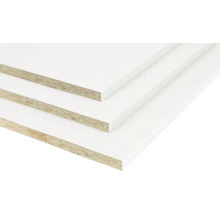 Witte gemelamineerde spaanplaat voor meubelbouw en schappen.