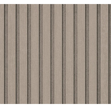 Gestructureerd behang met verticaal strepenpatroon in verschillende breedtes.