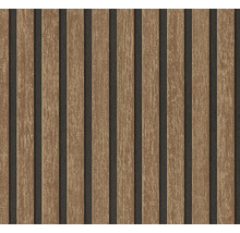 Behang met houten latten look, verticaal patroon en zichtbare houtnerf.