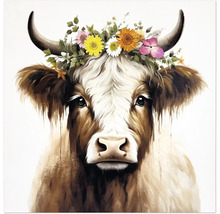 Schilderij van een koe met een kleurrijke bloemenkrans op de kop en hoorns.
