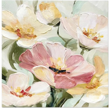 Wandschilderij met abstract geschilderde bloemen in roze, geel en wit met duidelijke penseelstructuur.