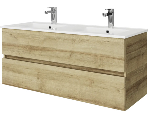 Dubbele wastafel met onderkast in eikenlook en twee verchroomde kranen.