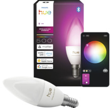 Philips Hue White and Color Ambiance led-kaarslamp E14 met verpakking en smartphone-app voor het regelen van lichtkleuren.