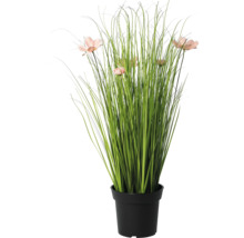 Kunstgras met roze bloemen in een zwarte pot.