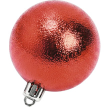 Rode kerstbal met gestructureerd oppervlak en hanger.