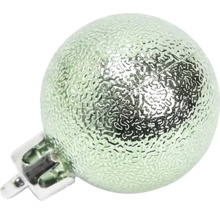 Lichtgroene kerstbal van kunststof met gestructureerd oppervlak.