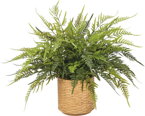 Kunstvaren met groene bladeren in een beige gevlochten pot.