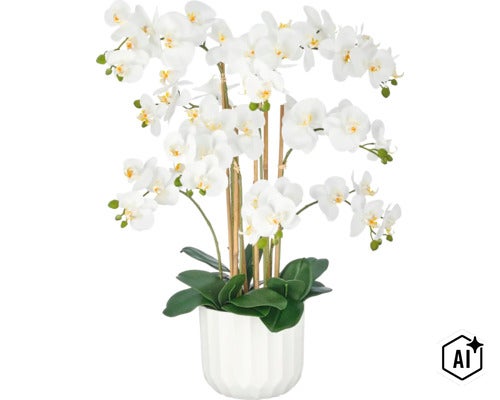 Kunstorchidee Phalaenopsis in witte keramieken schaal met groene bladeren en steunstokken (Image AI modified or generated)