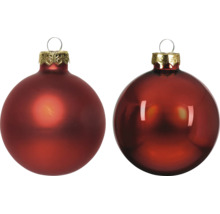 Twee glazen kerstballen, een mat en een glanzend, met bewerkte kap en ophangoog.