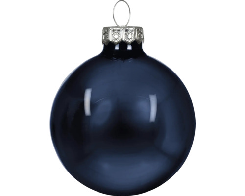 Glanzende donkerblauwe glazen kerstbal met een zilveren hanger.