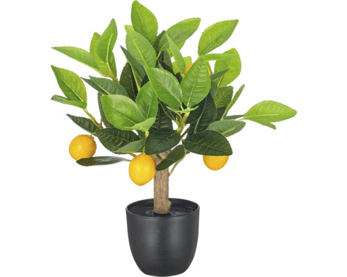Kunstcitroenboom met gele vruchten en groene bladeren in een zwarte pot.