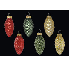 Zes glazen kerstboomhangers in de vorm van een dennenappel in rood, groen en goud met gestructureerd oppervlak.