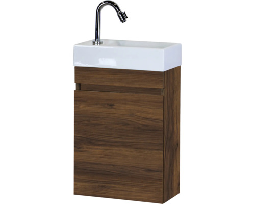 Wastafelonderkast in donker houtlook met wit keramische wastafel en verchroomde kraan.
