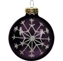Donkerpaarse kerstbal van glas met een grote zilveren glitter sneeuwvlok en goudkleurig ophangoog.