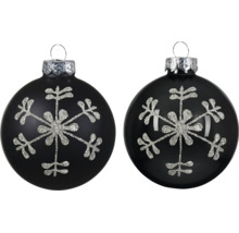 Twee zwarte kerstballen met een zilveren glitter sneeuwvlokkenpatroon, één mat en één glanzend.