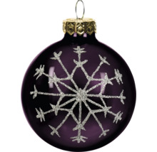 Paarse kerstbal van glas met een grote zilveren glitter sneeuwvlok en een gouden kapje.