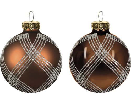 Twee bruine kerstballen met zilveren glitterpatroon, één mat en één glanzend