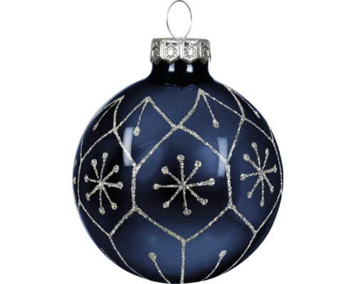 Donkerblauwe glazen kerstbal met zilveren glitterpatroon in geometrische vormen en sneeuwvlokmotieven.