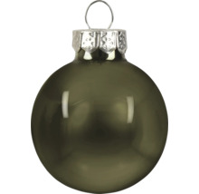 Glanzende glazen kerstbal in olijfgroen met zilverkleurige dop en oogje.
