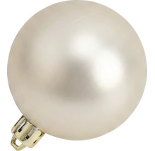 Matte, crèmekleurige kerstbal met goudkleurige dop.