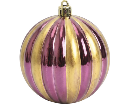 Gestreepte kerstbal in goud en paars met verticale ribbels, glanzend.