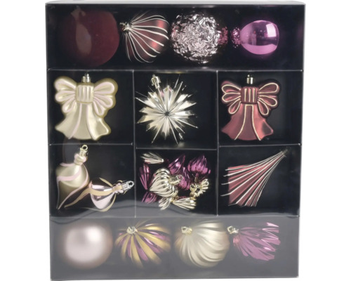 Set met diverse kerstboomhangers in verschillende vormen zoals strikken, sterren en harten.