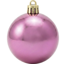 Glanzende roze kerstbal met goudkleurige ophanging.