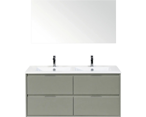 Dubbel wastafelmeubel set met grijsgroene onderkast met vier laden, witte dubbele wastafel, twee chromen kranen en een wandspiegel.