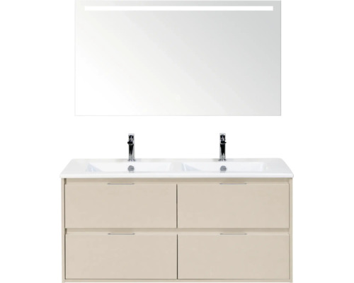 Badkamermeubelset met beige dubbele wastafelkast met vier laden, witte dubbele wasbak, twee kranen en een spiegel met led-verlichting.