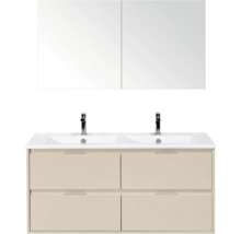 Moderne badkamermeubelset met dubbele wastafel, twee kranen, beige onderkast met vier laden en een spiegelkast.