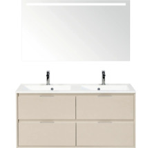 Dubbele wastafel met twee wasbakken, vier laden in beige en een grote spiegel met geïntegreerde ledverlichting.
