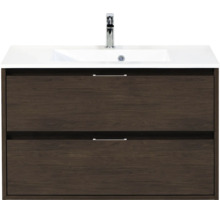 Wastafelmeubel met twee laden in donkere houtlook, witte keramische wastafel en verchroomde kraan.