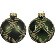 Twee groene kerstballen met gouden glitter ruitpatroon.