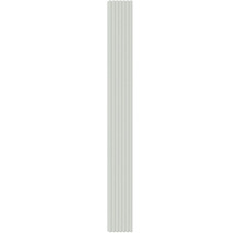 Wandpaneel met verticale lamellenstructuur, lichtgrijs.