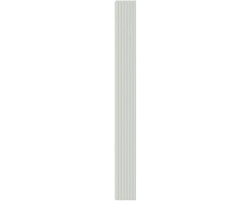 Wandpaneel met verticale lamellenstructuur, lichtgrijs.