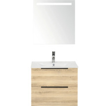 Badkamermeubelset met wastafelonderkast in houtlook, twee laden, witte wastafel, kraan en spiegel met led-verlichting.
