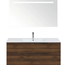 Badkamermeubelset met onderkast in donker houtdecor, twee laden, witte wastafel en spiegel met ledverlichting.