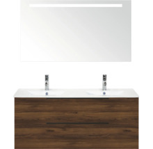 Badkamermeubelset met dubbele wastafel, onderkast in houtoptiek en spiegel met ledverlichting.