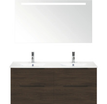 Moderne badkamermeubelset met dubbel wastafelmeubel in donker houtlook, witte dubbele wastafel en grote led-spiegel.