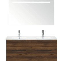 Badkamermeubelset bestaande uit een dubbele wastafel, onderkast in houtlook met vier laden en een spiegel met LED-verlichting.