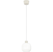 Witte hanglamp met geribbelde glazen kap en plafondkap.