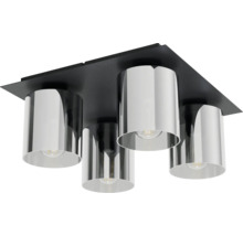 Moderne plafondlamp met zwarte basisplaat en vier cilindrische kappen in chroomlook.
