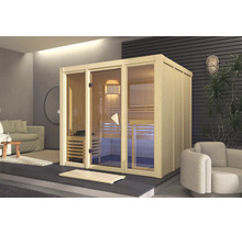 Vrijstaande binnensauna van licht hout met een groot glazen front in een modern ingerichte kamer.