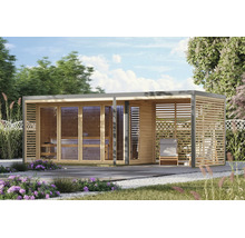 Moderne houten tuinsauna met glazen pui en geïntegreerde overdekte ruimte voor ontspanning in de tuin.