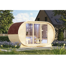 Moderne houten ton-sauna voor in de tuin met een grote glazen voorzijde en geïntegreerde saunakachel in een natuurlijke buitenomgeving.